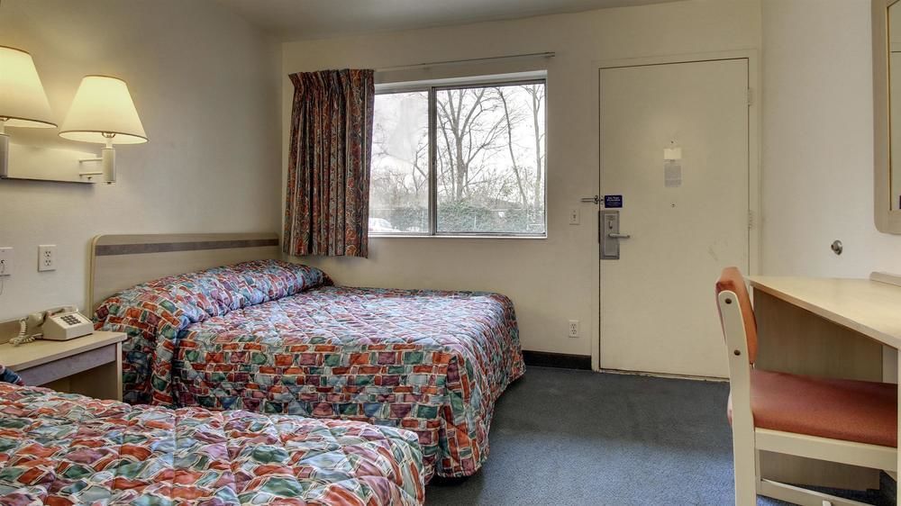 RED CARPET INN LOUISVILLE NORTH -Jeffersonville In Extérieur photo