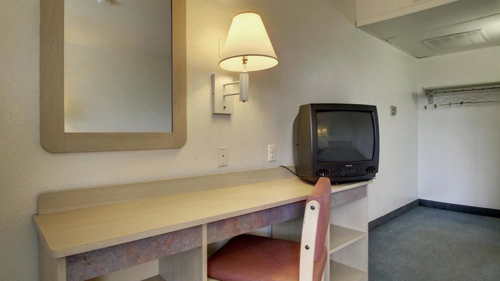 RED CARPET INN LOUISVILLE NORTH -Jeffersonville In Extérieur photo