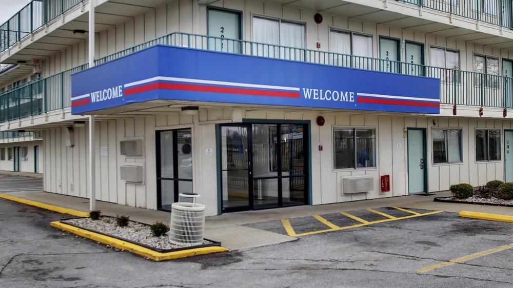 RED CARPET INN LOUISVILLE NORTH -Jeffersonville In Extérieur photo